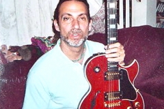 Dave_and_guitar